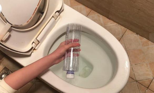每天都要使用的馬桶堵了怎么辦？怕什么，這幾招幫你輕松解決！